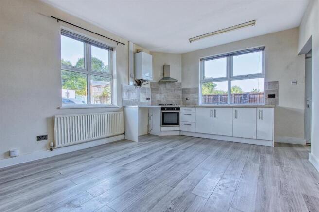 KITCHEN/DINER - LOUNGE