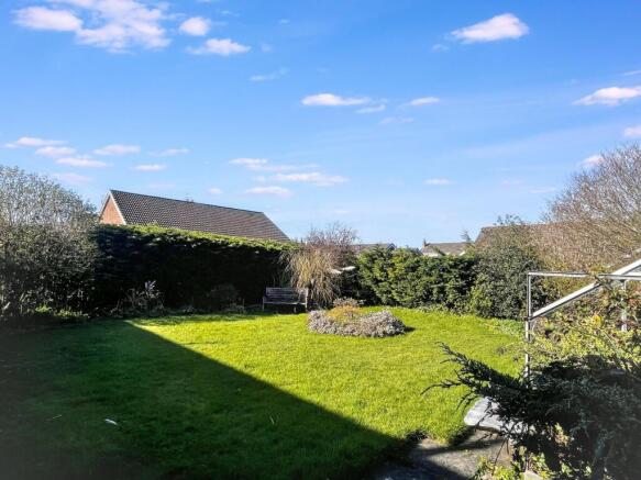 4 bed Bungalow for sale Image 12