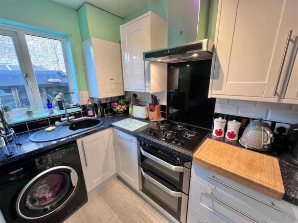 KITCHEN 3.jpg