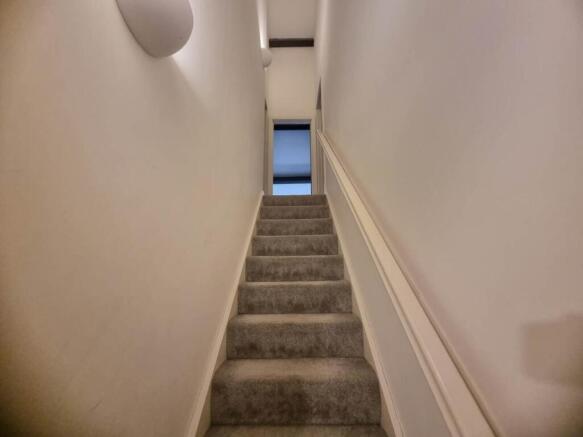 2 bed Flat to rent Image 6