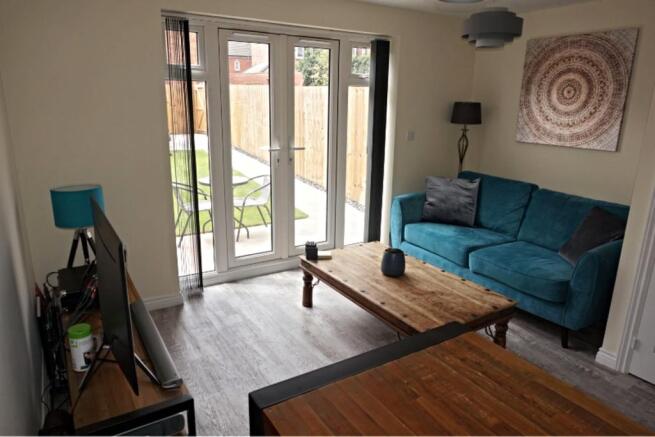 Lounge/Dining Room