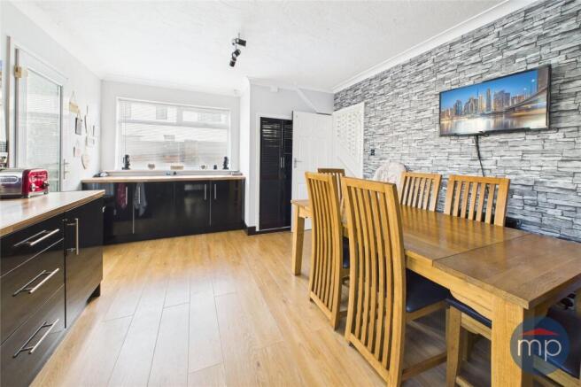 3 bed House for sale Image 6