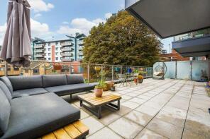 Apartment 1, Waterside Court, The Colonnade, Maidenhead SL6 1DL