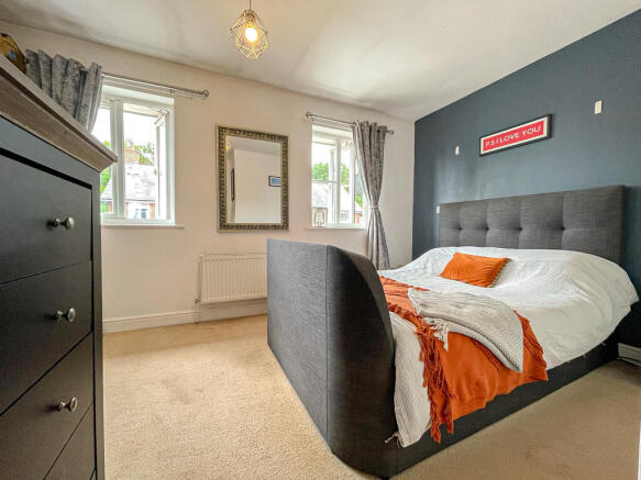 6 St Marys Close - Bed 1