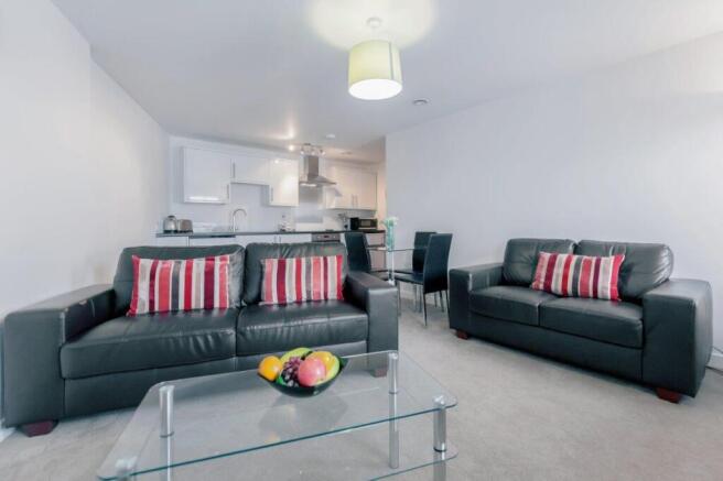 2 Lounge, Towards Kitchen.jpg