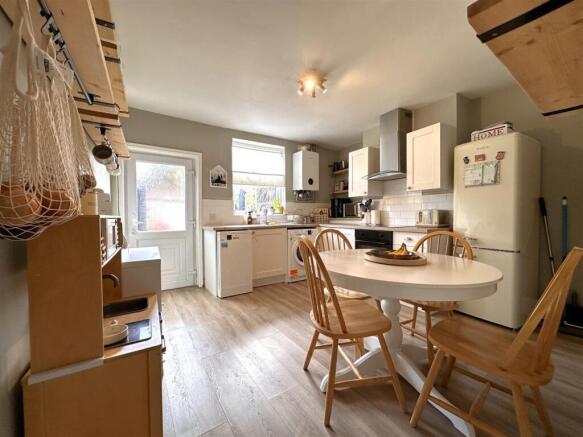 Modern Dining Kitchen 642