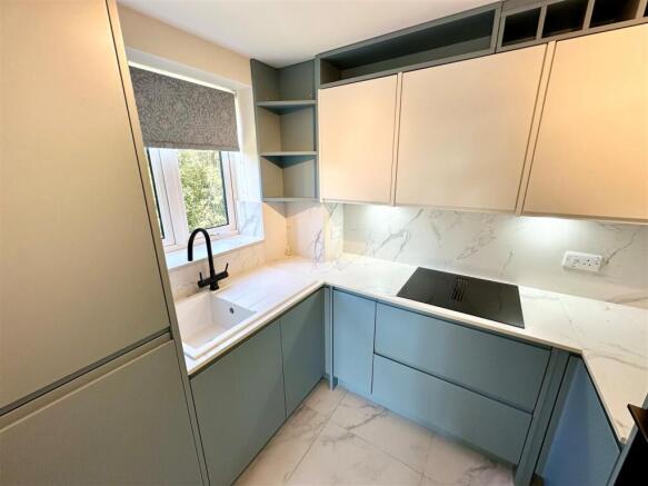 2 bed Apartment for sale Image 7