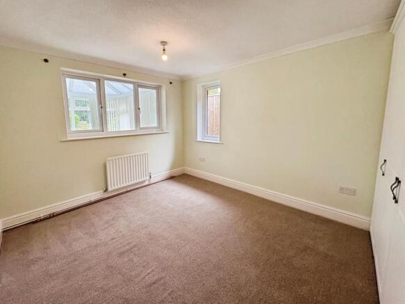 3 bed Detached Bungalow for sale Image 11
