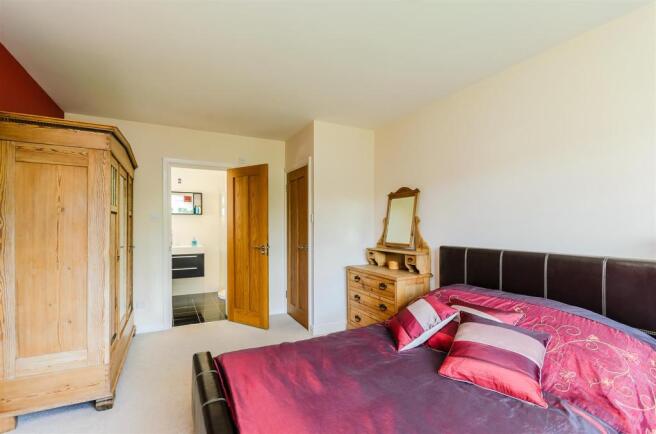 8306966-interior12.jpg
