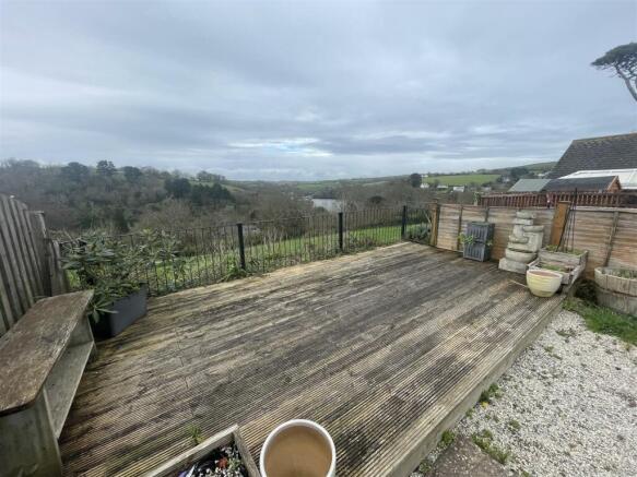 Decking 2.JPG