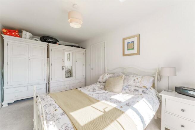 4 bed Detached for sale Image 8