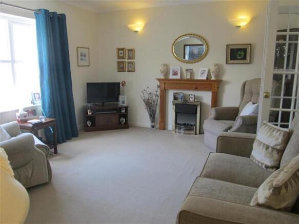 Lounge/Dining Room