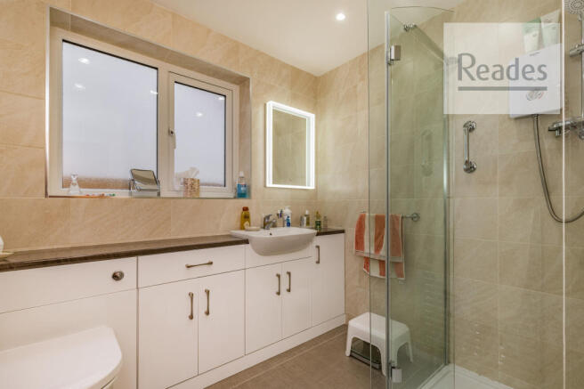 Family shower rm
