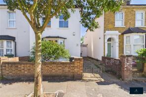 20, Thornhill Road, London E10 5LL