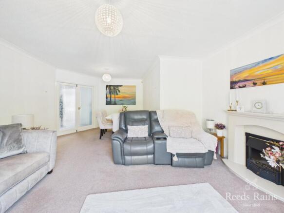 2 bed Apartment for sale Image 8