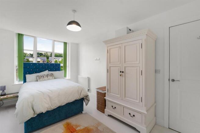 4 bed Town House for sale Image 6