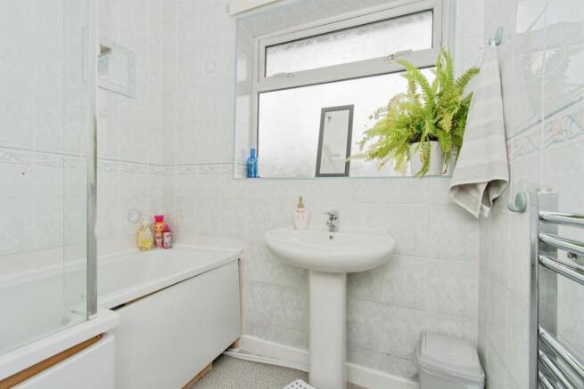 3 bed Semi-Detached for sale Image 6