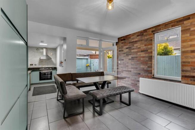 3 bed Semi-Detached for sale Image 4
