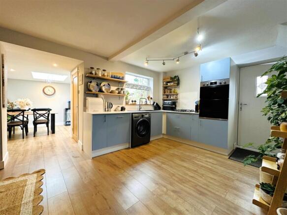 Sycamore Road, Barlby, Selby photo 3