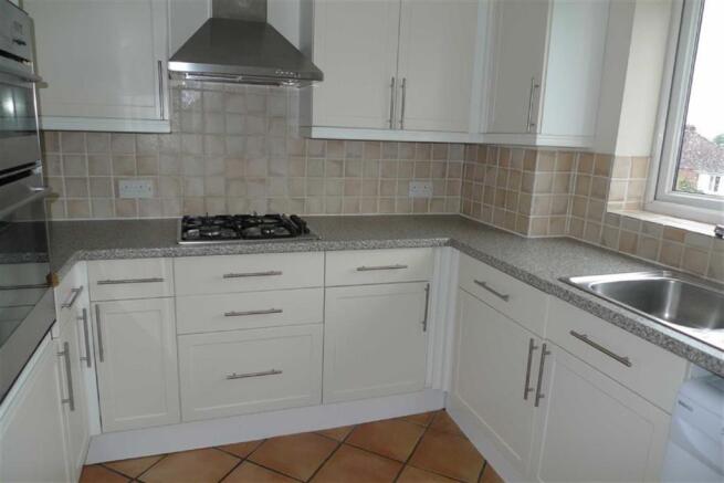FITTED KITCHEN