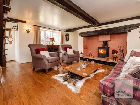 Lounge with Fireplace 