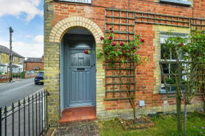 2, Bow Street, Alton GU34 1NY