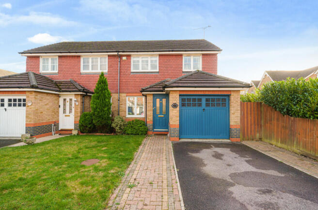 3-bed semi-detached on Russell Close, Bracknell, Berkshire, £465,000