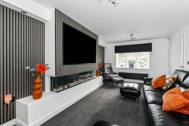 4 bed Detached for sale Image 8