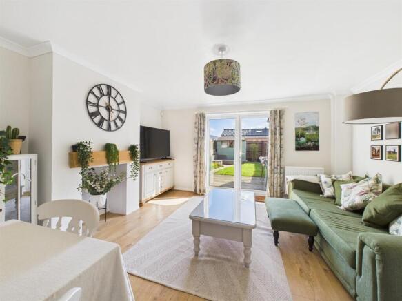 Lounge/Dining Room