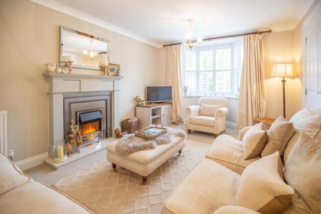 4 bed Detached for sale Image 3