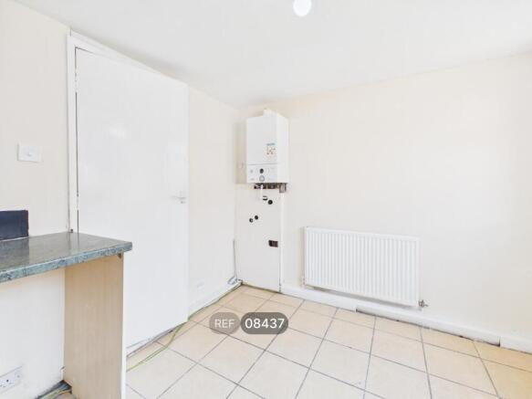 2 bed Terraced to rent Image 12