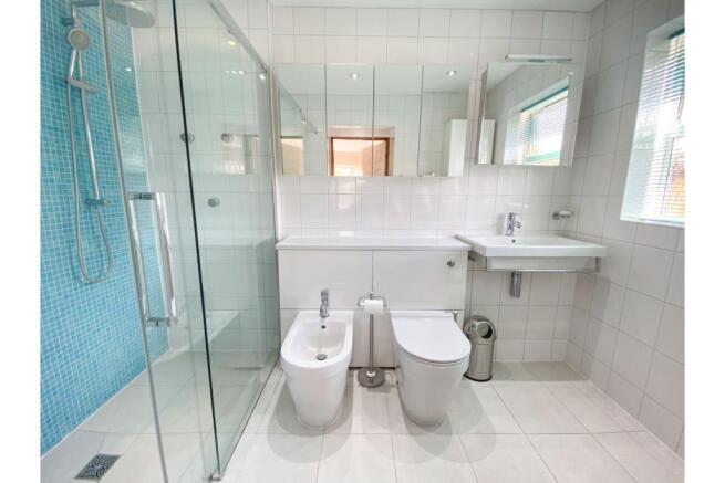Master En-suite