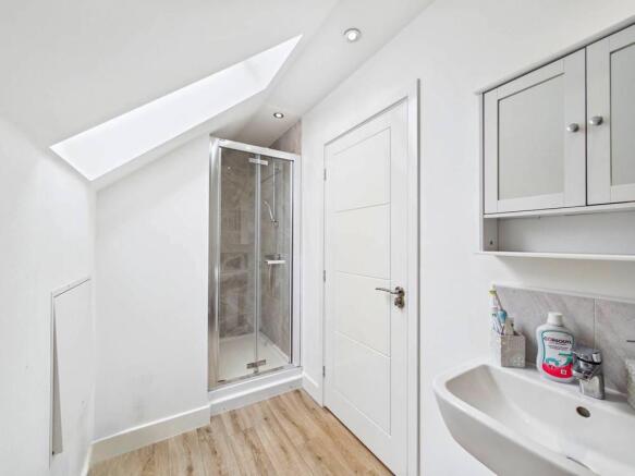 3 bed Semi-Detached for sale Image 10