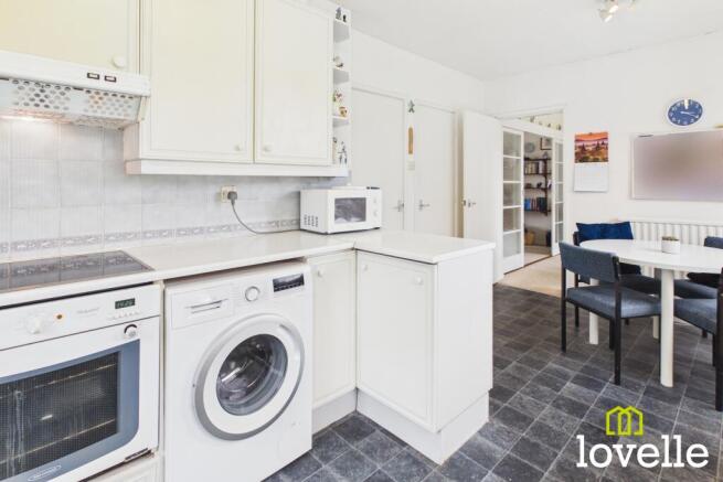 4 bed Detached for sale Image 10