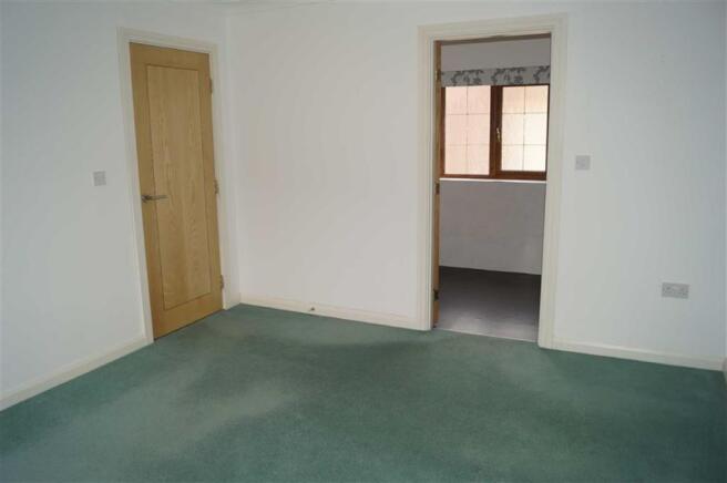 BEDROOM 1 (EN SUITE)