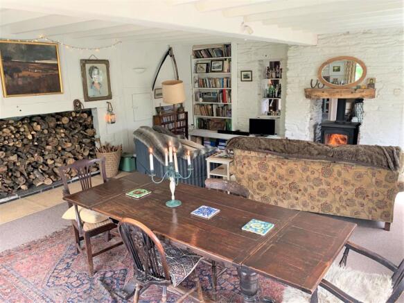 Sitting room 2.JPG