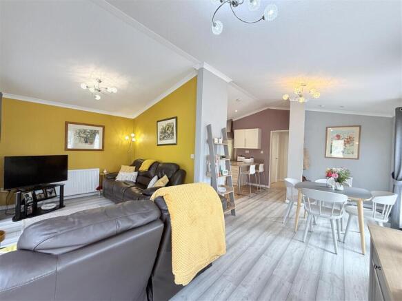 Cliff Road, Radcliffe-On-Trent, Nottingham photo 4