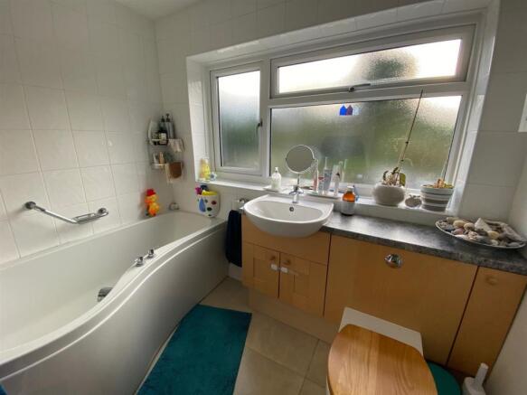 Bathroom.jpg