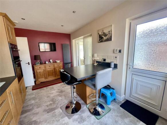 3 bed Bungalow for sale Image 10