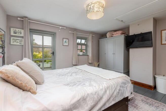 2 bed Terraced for sale Image 8