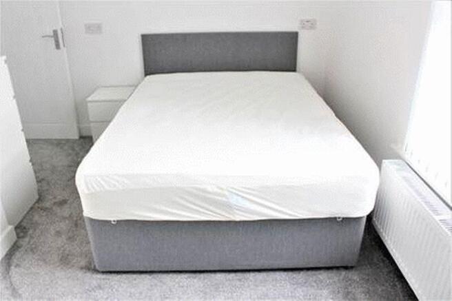3 bed Town House to rent Image 11