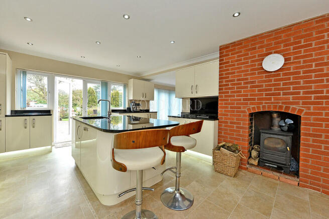 Kitchen/Breakfast...