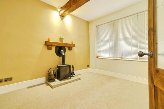 4 bed Semi-Detached for sale Image 5