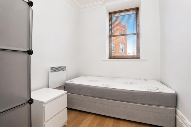 3 bed Apartment for sale Image 11