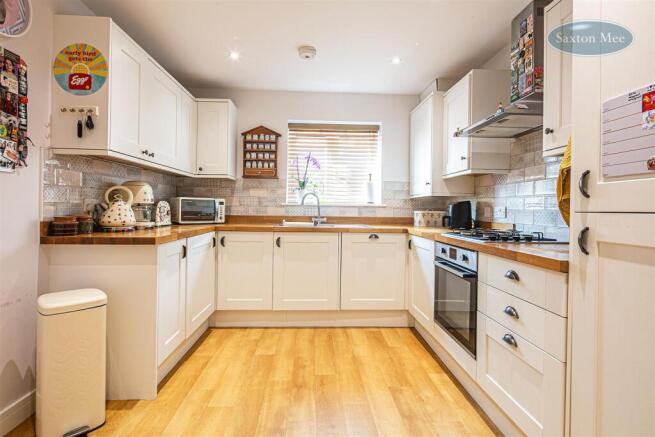 3 bed Semi-Detached for sale Image 4