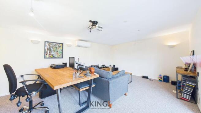 Studio/Office