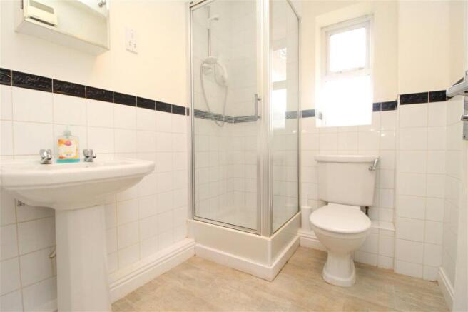 2 bed Apartment to rent Image 4