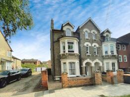 Flat 4, 7, Warwick Avenue, Bedford MK40 2EE