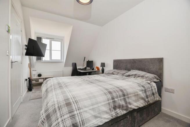 3 bed Semi-Detached for sale Image 12