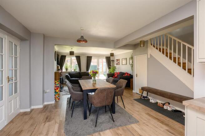 4 bed Link Detached House for sale Image 8